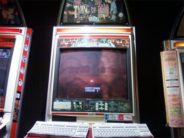 The Typing of the Dead. es una modificación del afamado arcade de disparos The House of the Dead 2, reemplazando la pistola por un teclado. El jugador debe tipear rápidamente las letras, palabras y frases que el juego le solicita para poder acabar con los