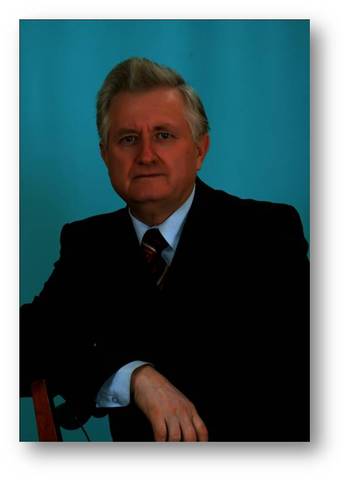 Машков Владимир Михайлович - директор школы