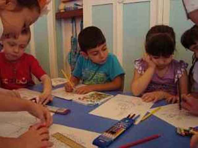 Участники территориальной добровольческой акции «Образование для всех».