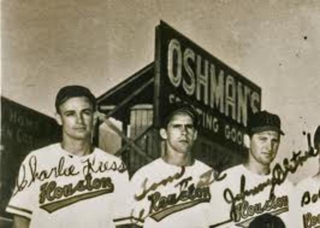 Oshman's Sporting Goods buys A&F name