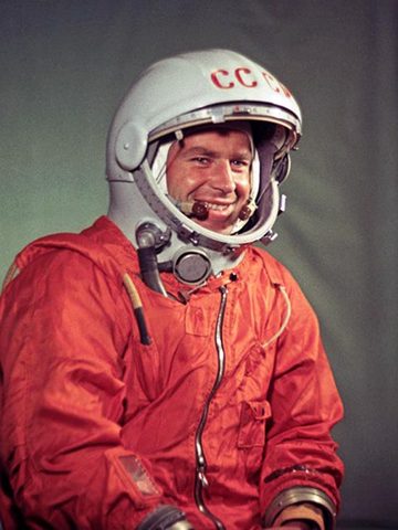 человек впервые провёл в космосе больше суток