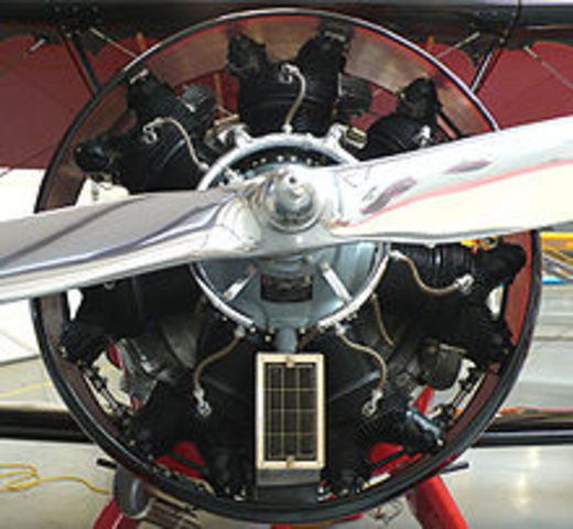 Introduction of lightweight, air-cooled radial engines