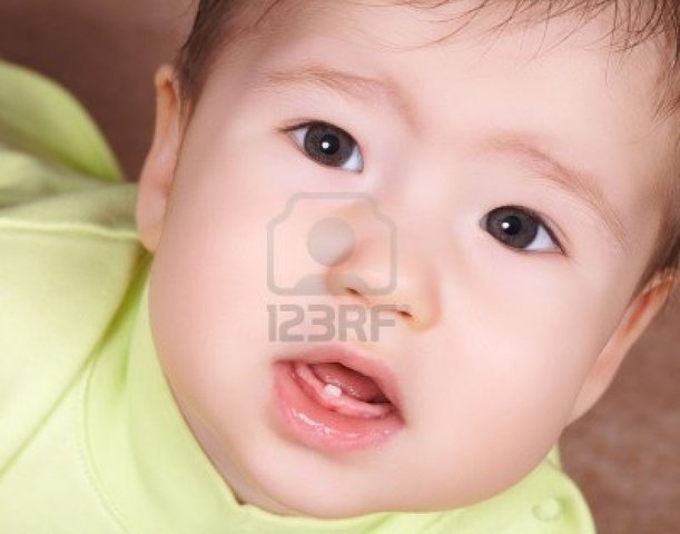 Me crece mi primer diente