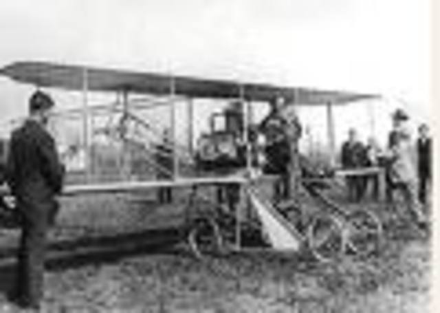 Primer Vuelo Autopropulsado de la Historia