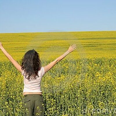 Timeline: Biografía Kimberly Canil