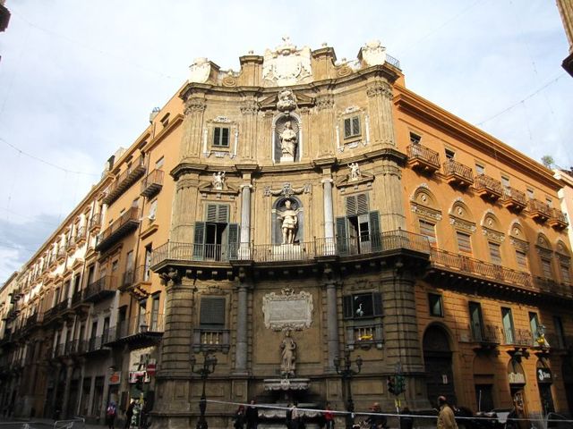 Palazzo Ajutamicristo Matteo Carnilivari
