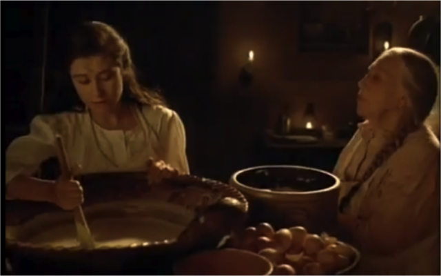 Tita ayuda a prepar el pastel por la boda de su hermana