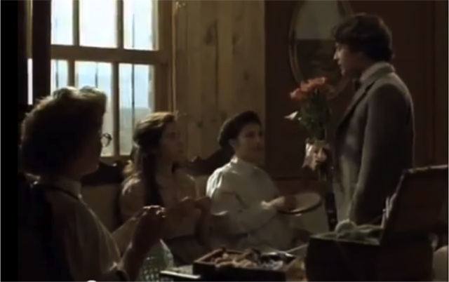 Pedro regala rosas a Tita