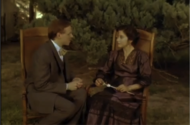 Tita y Doctor Brown se comprometen