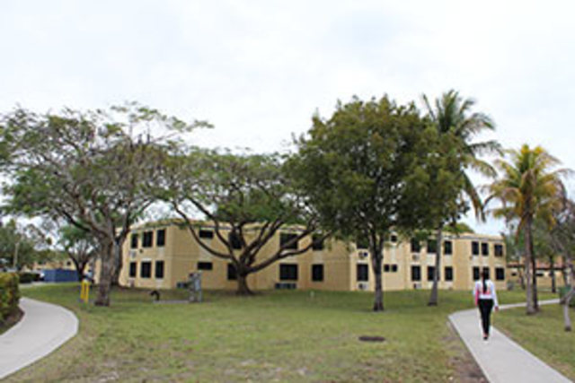 Residential Life commences in the Modesto Madique Campus with University Park Apartments