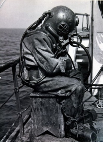 The U.S. Bureau of Construction & Repair first introduces the Mark V Diving Helmet.