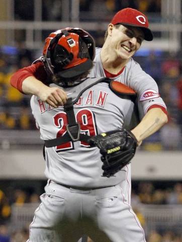 Homer Bailey throws a perfect game