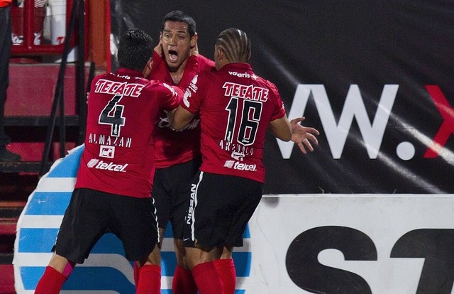 Cierre con broche de oro