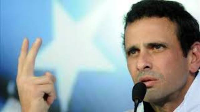 Capriles pide a Maduro debatir