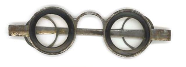 Glasses in 1262