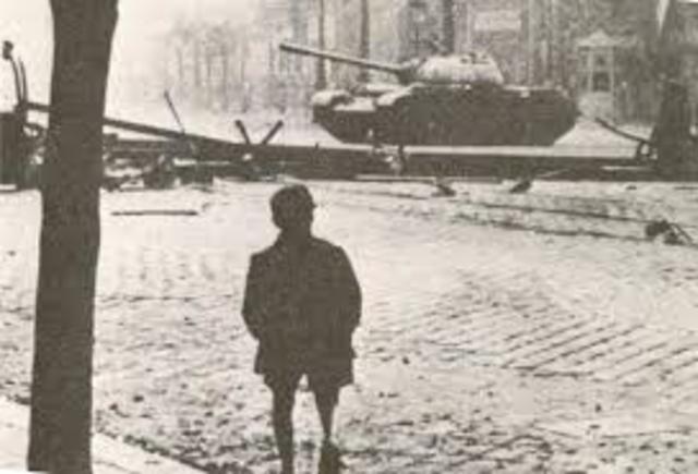 Hungary open borders with the West