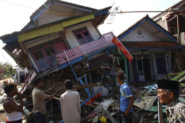 Java (tsunami, 7.7 magnitude quake)