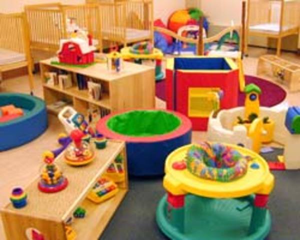 Cuando yo tenía tres años, yo iba a la guardería, yo recibía muñecas, y yo inventaba juegos.