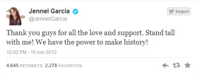 “Obrigado a vocês por todo o amor e apoio. Fique em pé comigo! Nós temos o poder de fazer história!”