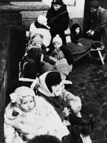 Russians stop Nazi advance at Stalingrad save Moscow