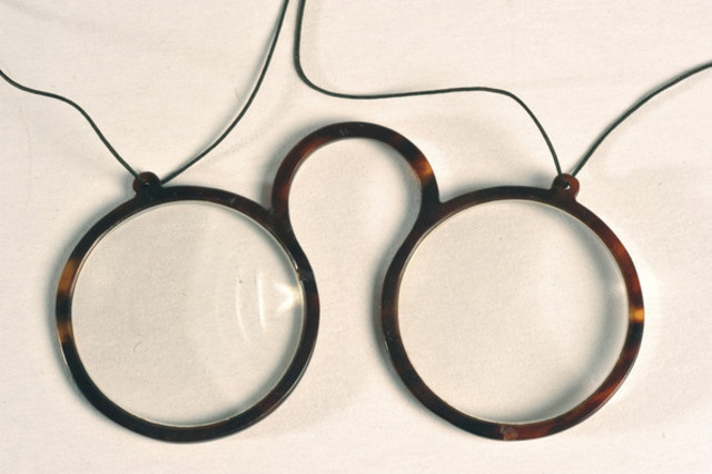 The First Eye Glasses are invented