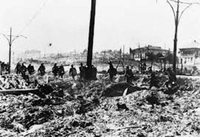 Russians stop Nazi advance at Stalingrad save Moscow