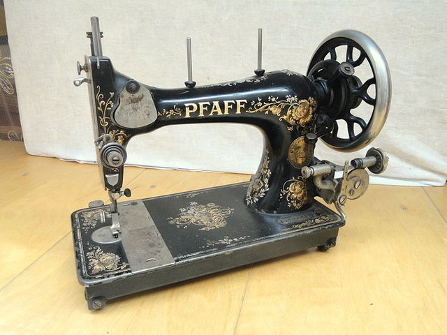 Sewing Machine 1900