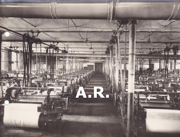 Començament de la construcció de l'edifiçi de la seda