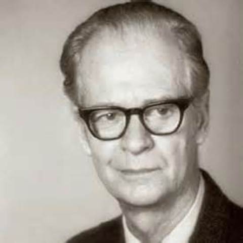 Operant Conditioning  Skinner