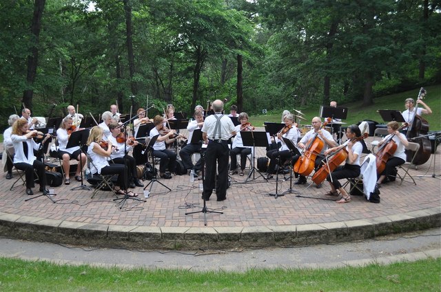Alec leads them to Chroma the Great, who conducts the color orchestra