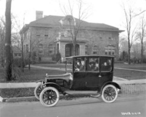 Aparece el Primer auto SEDAN