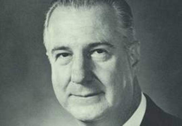 Agnew resigns vice presidency