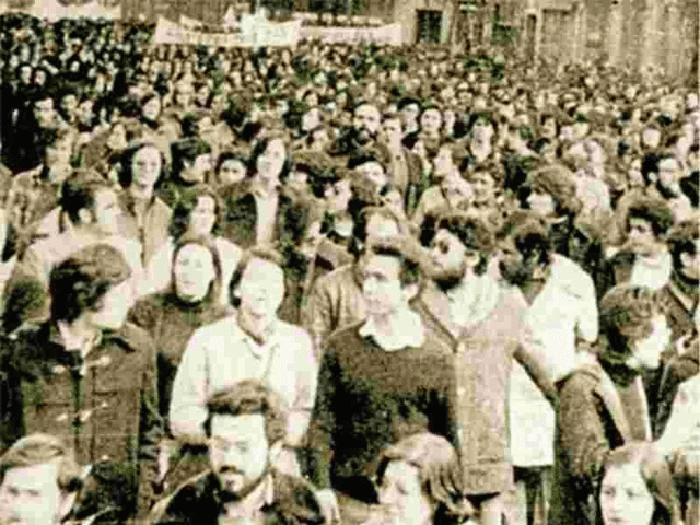 Manifestacion De estudiantes en honor al General Herrera