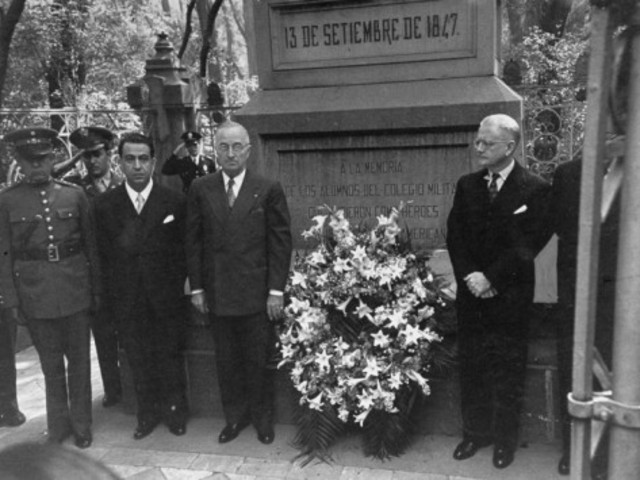 Harry S. Truman visits Mexico