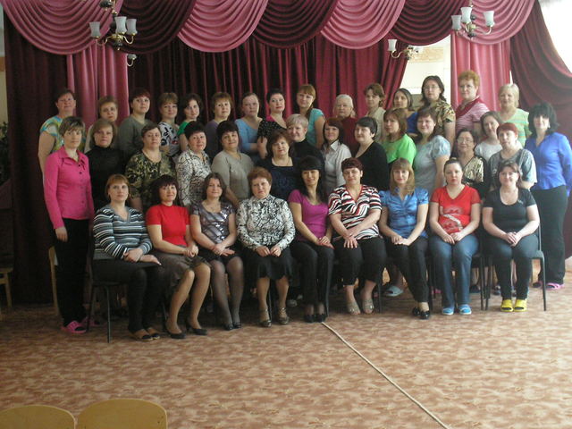 Коллектив сотрудников МДОУ №1 «Родничок» 2011 год