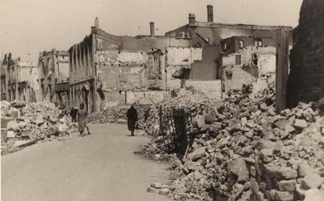 Nederland capituleert.