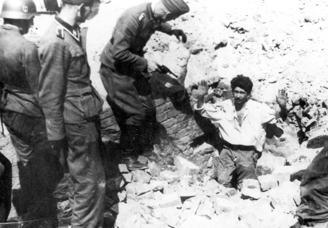 Jewish fighters resist Germans in Warsaw Ghetto
