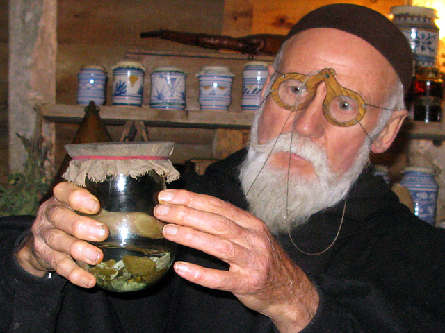 eyeglassess/spectacles