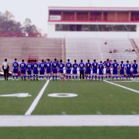 Mi equipo de futból obtuvo el primer lugar en distrito.