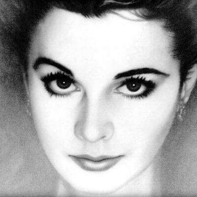 Timeline: Эталоны красоты в разные эпохи