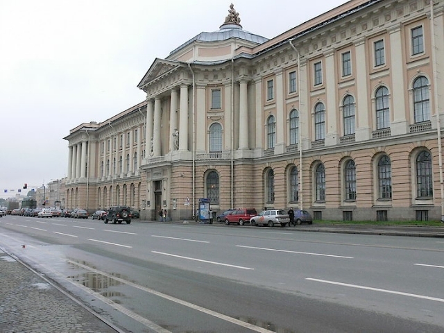 Основание в Санкт Петербурге Академии художеств.