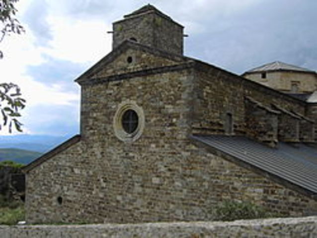 Monasterios