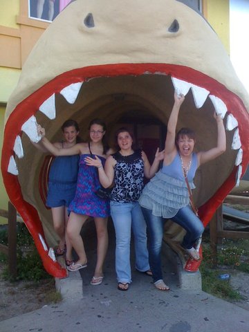 Mí familía y yo fuimos nadar en Corpus Christi para mí cumpleaños.