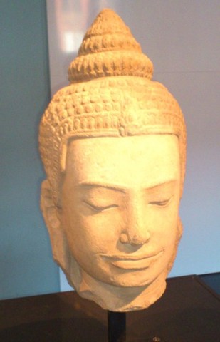 Buddha Head, Khmer Empire