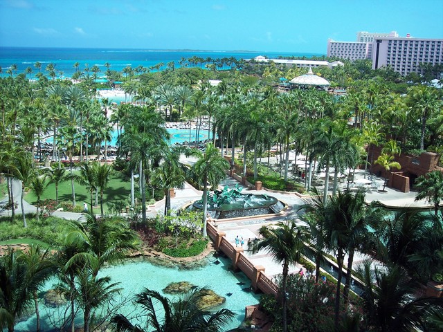 La Bahamas-- El veintiocho de abril, dos mil cinco