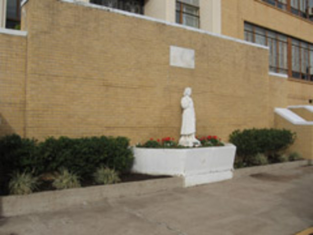 Me empieza a Nazareth Academy en Victoria, Texas