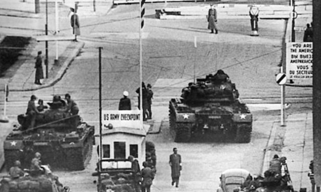 The Berlin Crisis ends