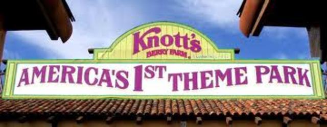 Mi familia viajaron Knottsberry Farm en diez de augusto de dos mil once