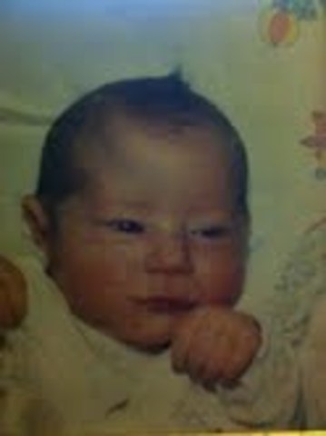 Mi hermana nació el trienta de mayo de cien noveciento noventa