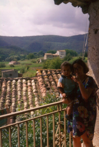 Amb la meva mare a la casa de Mieres